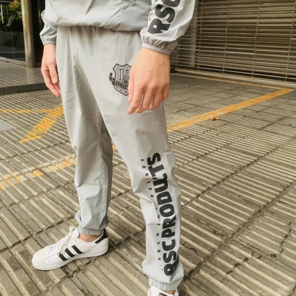 ロゴ  セットアップピステ上下セット