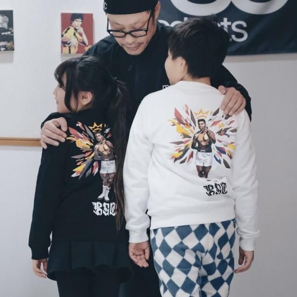 【KIDS】KAREZMAD  クルーネックスウェット（全３色）